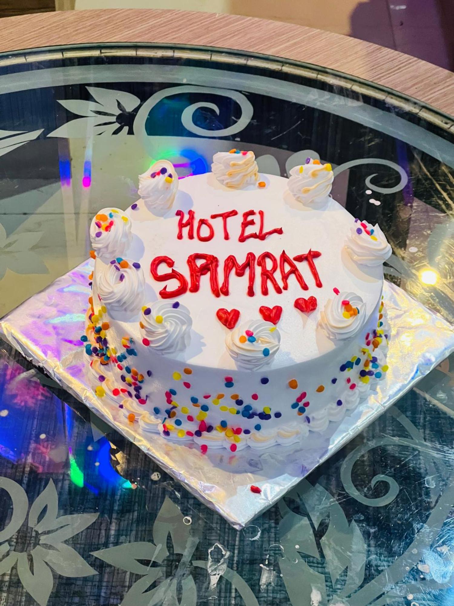 Hotel Samrat Inn Pvt Ltd Lahan Bagian luar foto